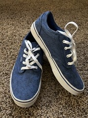 Vans Youth Sz. 6 Classic Blue Logo Design Lace Sneakers. Unique, Excellent Cond