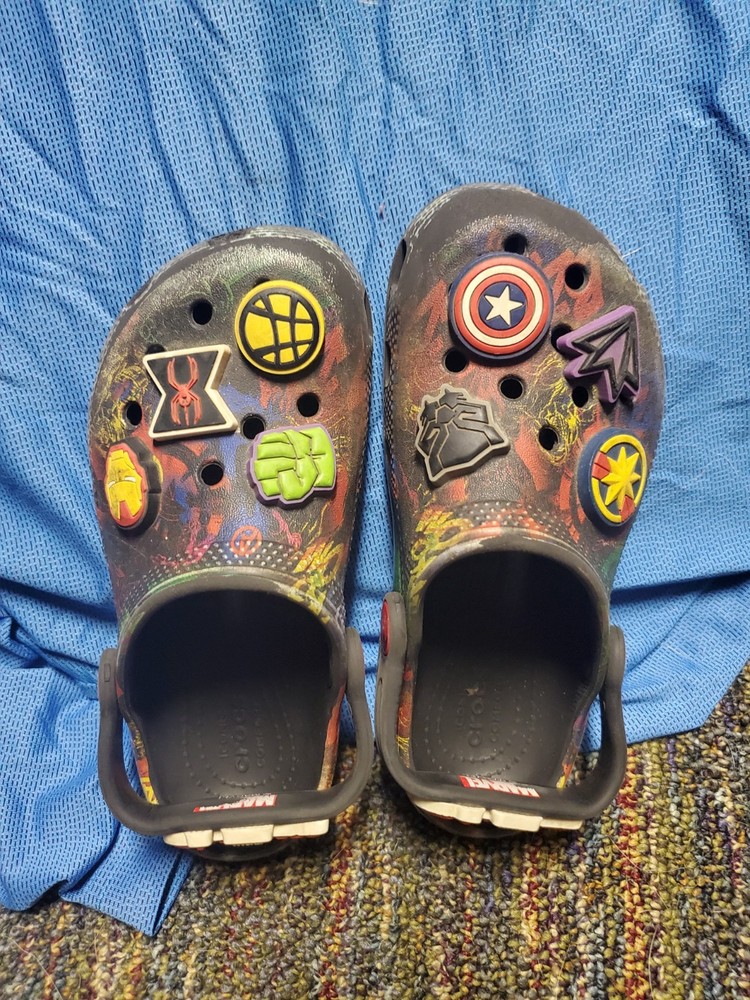 Crocs Marvel Avenger kids size c 12 Jibbitz Included/attached
