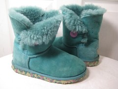 UGG 1006638K Bailey Button Boots Kids Shoes Size 33 / 3