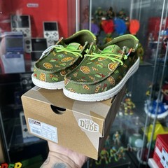 Hey Dude x Teenage Mutant Ninja Turtles Wally Size 1 Slip On Shoes Pizza TMNT