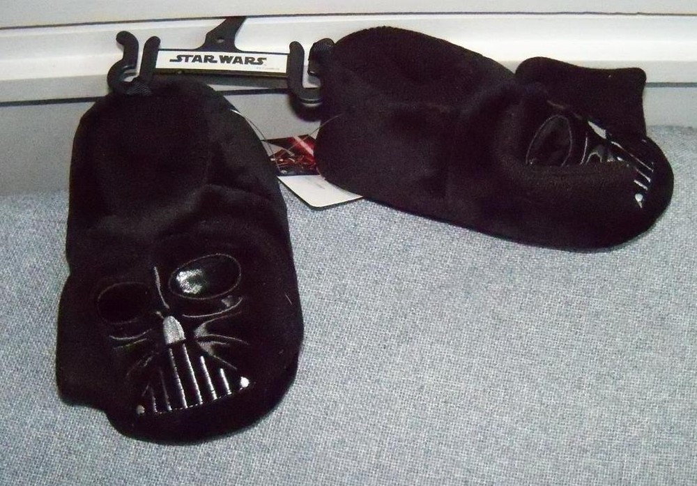 Darth Vadar Disney Star Wars Character Sock Slippers Childs Size L 9-10 NEW WT