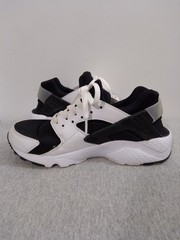 NIKE HUARACHE RUN (GS) SIZE 6.5Y SNEAKER SHOE