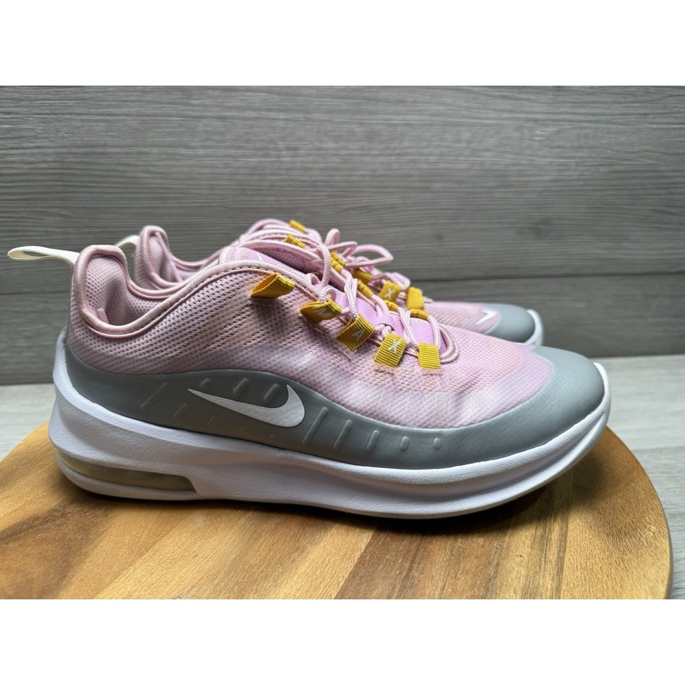 Nike Air Max Axis (GS) Girl’s Size 7Y Running Shoes Pink Gray.