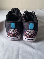 HEELYS PRO 20 FIRE GRADE SCHOOL LIFESTYLE SHOES Size 2 Youth Brand New No Wheels