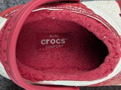 Crocs Peppermint Swirl Clogs Kids Size C9 Red White Fur Lined Candy Cane Shoes