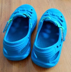 Kids Size 7-8 (MEDIUM) Blue Green Rubber Clogs Beach Pool Shoes Summer FREE SHIP