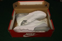 Nike Air Max 270 – White/Metallic Silver – Size 7 (GS)