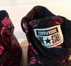 Converse Chuck Taylor One Star High Top Junior Black Pink Shulls Hearts Size 2