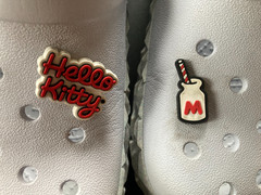 Crocs Kids Geometric Classic Clog Whitee with Hello Kitty Charms Size 5