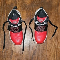Nike Team Hustle D8 Red Black White Athletic Sneakers Unisex Kids 1Y Synthetic