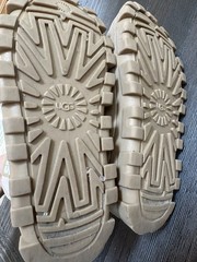 UGG kids Size 13 Rain Bootie – white & tan