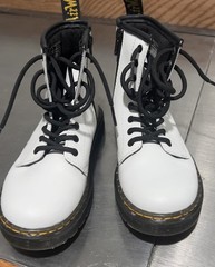 Dr Doc Martens White Air Wair Boots Kids Youth Size 1 Punk Goth ZAVALA J