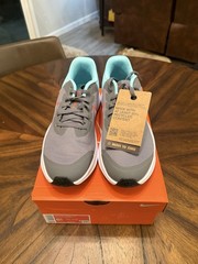 Nike Star Runner 3 (GS) Size 6.5Y Smoke Gray/White Magic Ember DA2776 007 New !