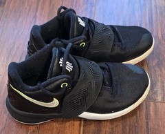 Nike Boys Shoes Size 2 Kyrie Flytrap 3 Low Black Volt Sneaker BQ5621-001