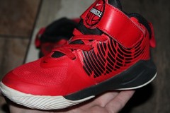 Nike Team Hustle D9 PS ‚University Red‘ AQ4225-600C 10.5 C