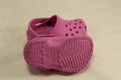 Crocs for toddler, Size 23 (US Size 6.5) – See Photos for measurement!