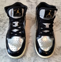 Nike Air Jordan 1 Mid GS Black Metallic Silver 5Y FZ3938-001 Youth No Box