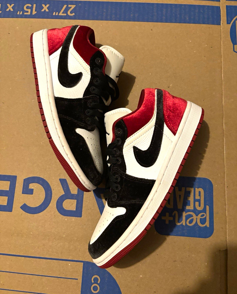 Air Jordan 1 Low SE (PRE-CFM SAMPLE) SAMPLE TAGGED Size 5.5Y