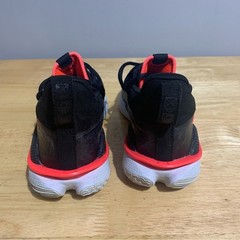 Under Armour Curry 7 Grade School Black/Beta Red 3022113 001 Size 4.5Y