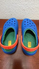 Crocs Kids Blue Clogs Blue Orange Strap & Green Fleece Lining Size j 1