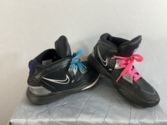 NIKE Kyrie Infinity GS Black Metallic Silver DD0334-005 Youth 3.5Y Women’s 5