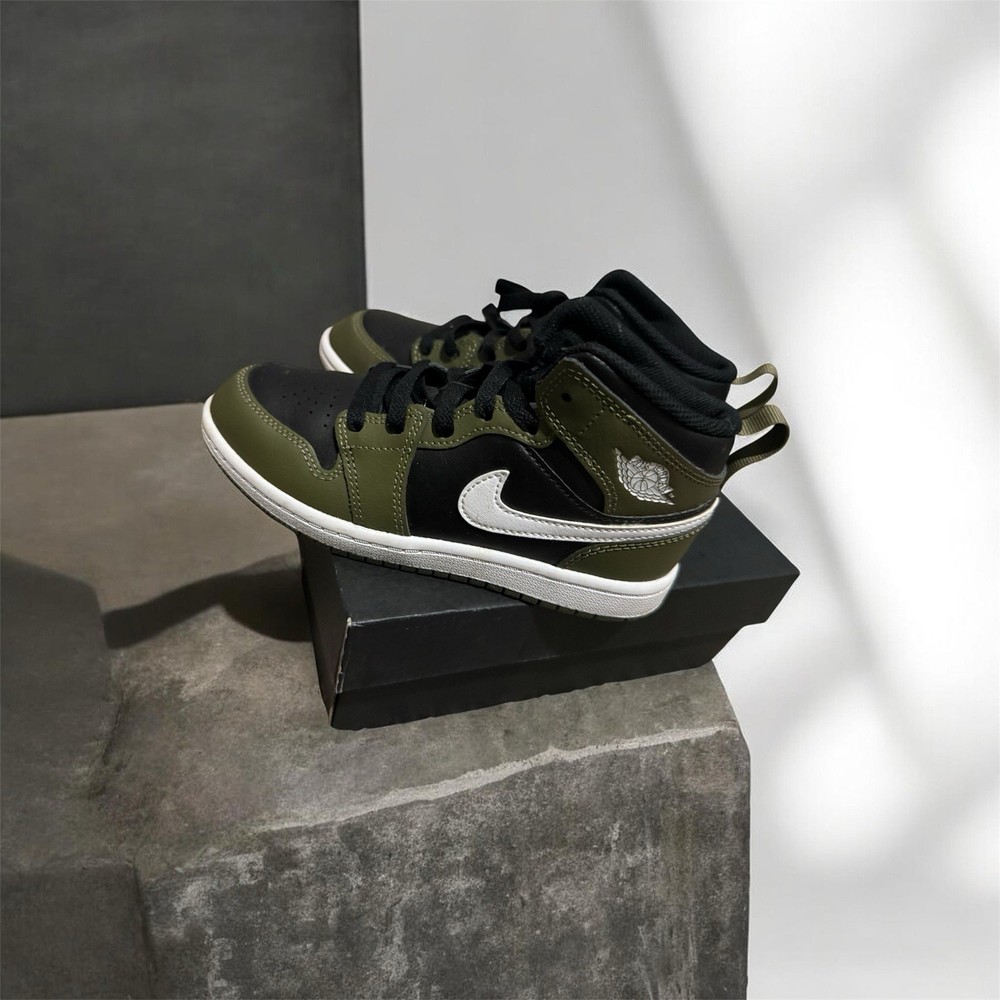 Jordan 1 Mid (ps) Black /white – Medium Olive Kids Size 1 Y has original box