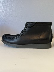 Clarks Wallabee Boot Smooth Black Leather Size 2.5 KIDS / JUNIORS