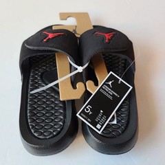 Air Jordan Hydro V Retro Black Fire Red Silver 555511-061 Size 5Y Youth Slides