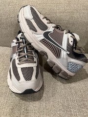 Nike Vomero 5 (GS) College Grey/Black-Cave Stone Size 6.5Y
