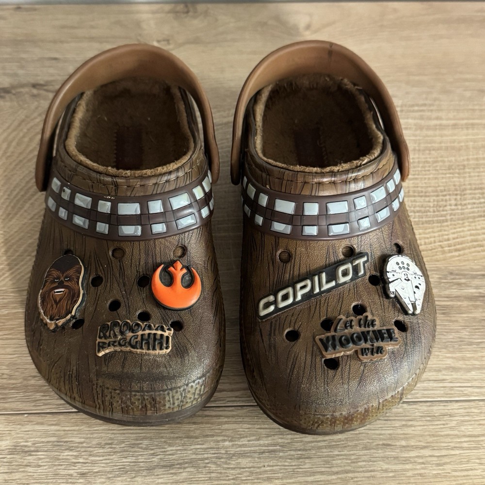 Crocs Star Wars Chewbacca Copilot Clogs Kids J1 Youth Brown Limited Edition