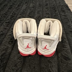 Jordan Mid Top Sneaker White/Red Hook & Loop Strap Logo Unisex Kids US 10c