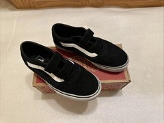 VANS Milton V Suede Canvas Black/Shoe For Youth In Size 3.5 New In Box Rare