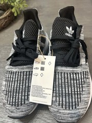 adidas Swift Run „Raw Gold“ Kid Athletic Sneakers Raw Gold/Black/White CQ2117