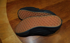 VANS black suede /canvas lo-top skate shoes kids sz 13 black stripe