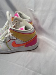 Nike Air Jordan 1 Mid GS Edge Glow White Pink Blast (CV4611-100) Size 5.5 Youth