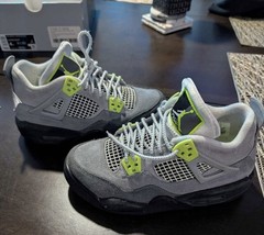 Size 4 (GS) – Jordan 4 Retro SE Mid Neon 95