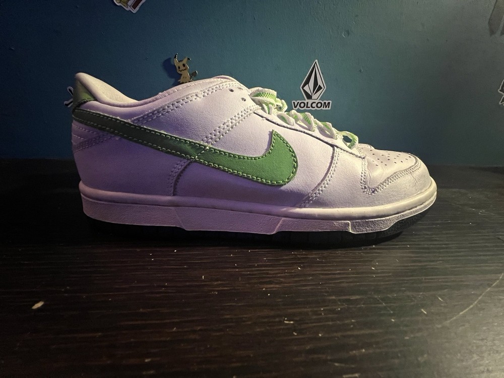 Vintage 2006 Green Bean Nike Dunk Low, Size 5.5y-7w.