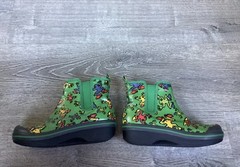 Dansko Vicki Vegan Kids Youth Size 3 EU 33 Green Rain Boots with Colorful Frogs