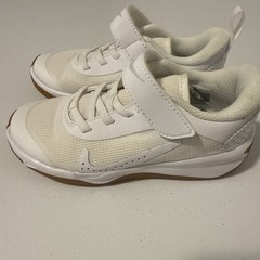 Nike Omni Multi-Court Low White Gum SIZE 11C – DM9026-105