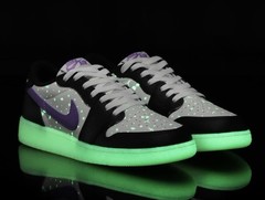 Jordan 1 Retro Low „Black Raspberry“ Shoes Glow In The Dark Size 4Y