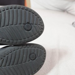 Crocs Sandals Kids Size 5 Black Flip Flop Rubber Casual Beach Pool Shoe Ocean