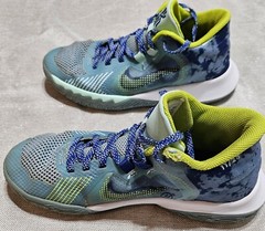 Nike Kyrie Flytrap 5 GS Ocean Cube Basketball Shoe DD0340-300 Youth Size 4