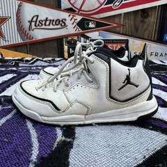 Size 2.5Y – Nike JORDAN COURTSIDE 23 PS AQ7734-100