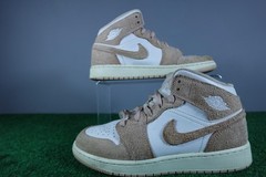 Jordan Air Jordan 1 Mid Shoes Youth Size 6.5Y Beige White Suede FN7432-161