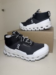 On Cloud Cloudhero Mid Waterproof Size 4 Youth 5.5 Wmn Black White 3YD30020299