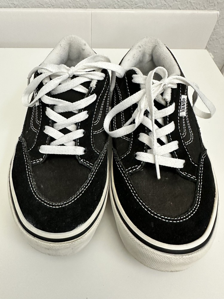 Vans Black and White Old Skool Shoe-Youth Unisex Size 4