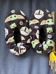 STAR WARS MANDALORIAN FUZZY TODDLER SLIPPER – SNUGGLE TOES – SIZE S/M
