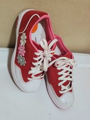 Heelys Roller Skate Shoes Big Kid Sz 4 /5 Pink Low Top Lace Up Pop-Out Wheels