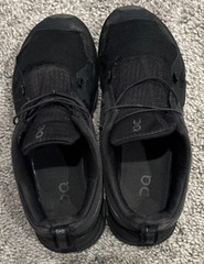 On Cloud Sky Youth Black 3YD11440485 Running Shoes! Size 5Y