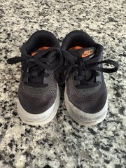Nike Air Max Invigor Sneaker Black Gray Orange Unisex Kids US 6C Mesh